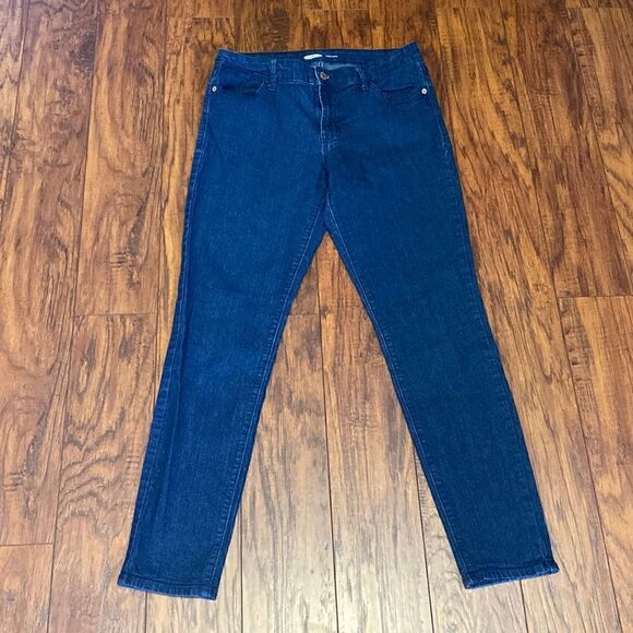 🌸🌸Rare Old navy super skinny Jeans with painted pockets!! - Picture 1 of 4